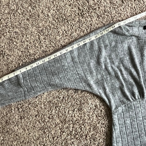 Women's Super Cute Pullover Sweater - Picture 6 of 8